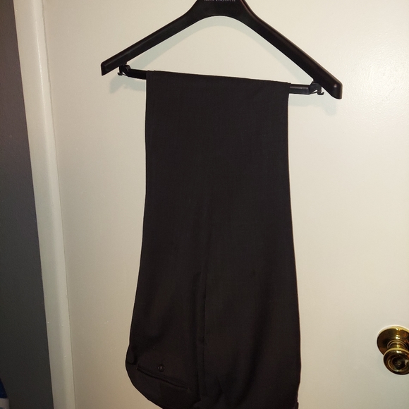 Men's Warehouse-Pronto Uomo wool suit. 44short, 38/30 pants, shirt 17 1/2- 32/33 - Picture 5 of 8